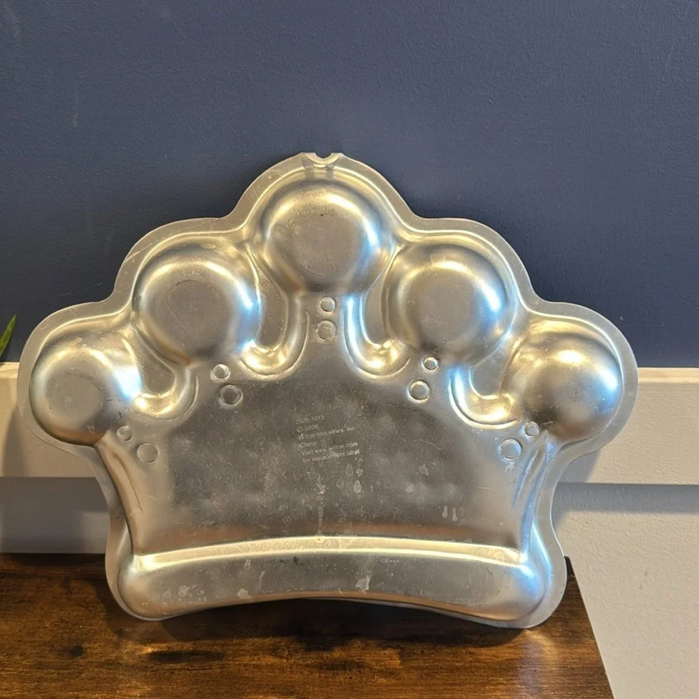 Wilton Princess 2006 crown cake pan mold Birthday Kings Crown # 2105-1015